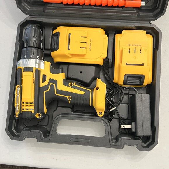 New Rechargeable Cordless Drill w/2 Lithium Batteries, Quick Charger & Tool kit! - Picture 3 of 16